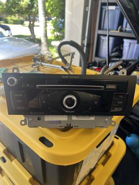 014auz5z6n19930717 Audi 13-16 A4 Radio