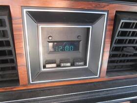 594.fd1p84 Ford 1984 Ltd Info/gps/tv Screen 146970