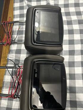 84556202 Gmc 2020-2023 Sierra 2500 Hd Denali Dvd Tv Headrest Pair