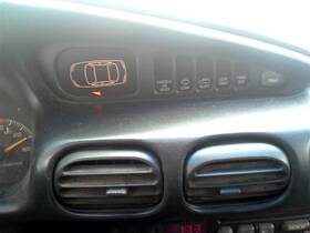 594.gm2r02 Pontiac Grand Prix 2002 Dash Cluster Screen Traction Ajar Oil 506213